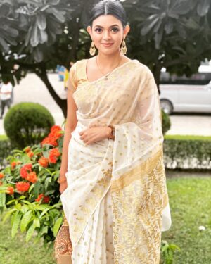 Masuma Rahman Nabila Instagram - want to make the heads turn? Wear a saree!
#sareelove