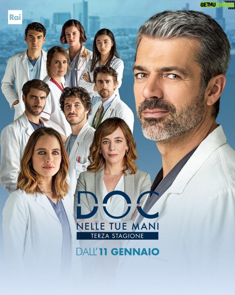 Matilde Gioli Instagram - Finalmente possiamo dirlo: dall’11 gennaio #DOCNelleTueMani3 ci aspetta su Rai1 e su RaiPlay!!! 🤩🙏🏻💙 Non vediamo l’ora di emozionarci insieme a voi… a presto! #DOC3 #lucaargentero #matildegioli #giovanniscifoni #pierpaolospollon #saralazzaro #marcorossetti #elisadieusanio #giacomogiorgio #elisawong #lauracravedi #serietv #fiction #fictionitaliana #serietvaddicted #serietvdavedere #serietvmania #teamdivano #luxvide #raifiction #rai1 #raiplay