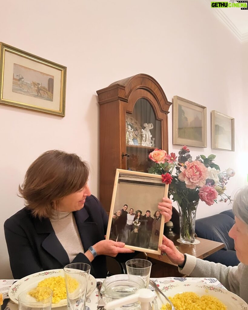 Matilde Gioli Instagram - Buon compleanno Mamma♥️ Ti basta così poco per sorridere e piangere di gioia☀️ Ti voglio tanto bene