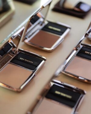 Matira Tantiprasut Instagram - Discover the art of airbrush and stay flawless with @hourglasscosmetics 🤎✨

#VanishAirbrushPressedPowder #HourglassCosmeticsThailand