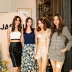 Matira Tantiprasut Instagram - @JaspalOfficial เปิดตัวคอลเลกชั่นล่าสุด Modern Romantic เผยความโรแมนติกผ่านพรรณดอกไม้ ผนวกกับความเฟมินีน ความมั่นใจ แสดงออกผ่านความสดใสผ่านโทนสีพาสเทล พร้อมหยิบยกลวดลายดอกไม้ในฤดูร้อนของอังกฤษ ในดีไซน์แพทเทิร์นที่ทันสมัยและโมโนแกรมตัวอักษร JJ เอกลักษณ์ของ Jaspal นำมาร้อยเรียงลงบนเสื้อผ้าหลากหลายไอเท็ม #JaspalModernRomantic