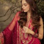 Maya Ali Instagram – #EidDay2 🌹🌹

@mayapretofficial 
@jewelry.line 
@ayanamir.thestylist 
@bilalsaeedphotography 
@partyperfectionsbyrk