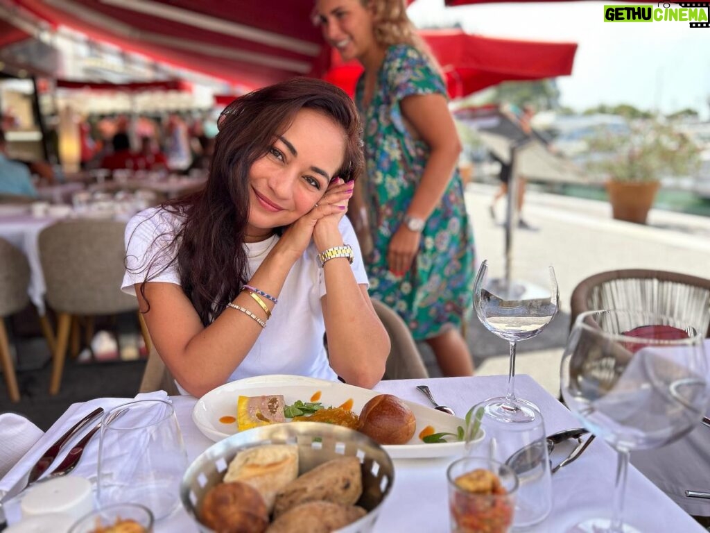 Maya Karin Instagram - Having such an amazing time in the south of France!.. ❤️ Good times, fantastic food! #cuticutiperancis #holiday #southoffrance🇫🇷