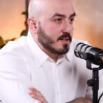 Mays Anber Instagram - كيف ترون قرار منع استيراد بعض المنتجات الأجنبية ومنعها من دخول السوق العراقي ؟؟ هل هكذا قرارات تصب في صالح الإنتاج المحلي أم لها تأثيرات سلبية ؟ شاركونا آرائكم.. واسمعوا رأي رجل الأعمال العراقي هادي ليث مؤسس شركة رونق الدار المختصة بالوكالات التجارية وتسويقها.. تابعوا الحلقة كاملة على قناتنا باليوتيوب الرابط في البايو .. @hadi.la ‎‏@maysanber ‎‏@alhadithy_ibrahim ‎‏@shahadsallam ‎‏@rabdigital_uae ‎‏@almajeed97 ‎‏ali_karsli ‎ ‏#salfa_cast ‏‎#ميس_عنبر #سالفة_كاست #العراق #سالفة_cast ‏#podcast #iraq #baghdad #بودكاست