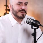 Mays Anber Instagram - الحلقة العاشرة من سالفة كاست الآن على اليوتيوب.. ضيف الحلقة رجل الأعمال العراقي هادي ليث مؤسس شركة رونق الدار المختصة بالوكالات التجارية وتسويقها.. وحديث مشوق عن عالم الفرانشايز (الامتياز التجاري)، وكل ما يتعلق ببناء وتسويق العلامات التجارية.. @salfa_cast Director: @alhadithy_ibrahim Content: @shahadsallam production: @rabdigital_uae Post production: @almajeed97 & @ali_karsli2 ‎ ‏#salfa_cast ‏‎#ميس_عنبر #سالفة_كاست #العراق #سالفة_cast ‏#podcast #iraq #baghdad #بودكاست