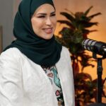 Mays Anber Instagram - الحلقة الثامنة من سالفة كاست الآن على اليوتيوب.. ضيفة الحلقة الدكتورة صبا المريوش أخصائية الجراحة التجميلية .. وحديث شيق عن كل ما يخص عالم الجمال اليوم، ومتعلقاته.. @salfa_cast @maysanber @drsabaalmarush Director: @alhadithy_ibrahim Content: @shahadsallam production: @rabdigital_uae Post production: @almajeed97 & @ali_karsli2 ‎ ‏#salfa_cast ‏‎#ميس_عنبر #سالفة_كاست #العراق #سالفة_cast ‏#podcast #iraq #baghdad #بودكاست