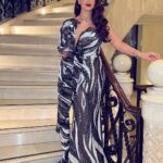 Mays Anber Instagram - شعور مختلف من تحضر عرس ناس قريبين على قلبك … الله يسعدهم ويفرح كل العزابية ❤️ Dress @nourfathallah Hair @motazhs Makeup @makeup_by_yasser ‎‏‎#ميس_عنبر #سالفة_كاست #العراق #سالفة_cast ‎‏#podcast #iraq #baghdad #بودكاست ‎‏#salfa_cast Four Seasons Hotel Amman