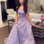 Mays Anber Instagram - من باب التغيير قليل ما اخذ هيج صور بالحفلات ؟؟ شنو رايكم تحبون ميس بهيج طله لو الرسمي بالمؤتمرات اكثر