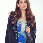 Mays Anber Instagram - يا ام العباية حلوة عباتج يا سمرة هواية زين بصفاتج هله وميت هله يا ريم الفلا مو كلبي امتله من نور وجناتج جلسة تصوير غلاف مجلة مجلة كل الاسرة @kulalusra شكرا المبدعة طيبة ذياب ودار خاتون على الهاشمي والعباية @teebadhiab @darkhatoonfashions شكرا لفريق العمل ❤️❤️ اعداد واشراف @rana_mehranian خبير المظهر @eliomoussallem تصوير @charbelnounphotography مكياج @hildadaagher شعر @georgesmattarofficial