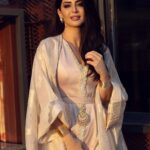 Mays Anber Instagram - من اجمل تصاميم القفاطين 🥰 شنوو رايكم تحبون هيج ستايل؟ تفاصيل اللوك بالتاغ ❤️