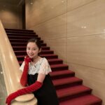 Mayu Hotta Instagram - ・ 東野圭吾さん原作の 映画『ある閉ざされた雪の山荘で』完成披露試写会でした🖤 公開は2024年1月12日(金)おたのしみに！！ @tozayuki_movie