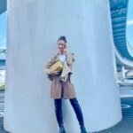 Mayu Hotta Instagram - ・ カジュアルやクラシカルな場所にも 使えるLOEWE PUZZLE SMALL BAG🧩 荷物も沢山入るし夏らしいビビットなカラーで お気に入りです💛 #LOEWE #LOEWEPuzzle #ThanksLoewe