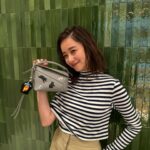 Mayu Hotta Instagram - ・ 🌳CASA LOEWE Omotesando🌳 日本展開50周年を祝して、 京都の陶芸制作ユニット「スナ・フジタ」と LOEWEのコラボ商品ががたくさんありました。 可愛くて優しいタッチの世界観を ずっと見つめていたくなりました。 アイテムやお洋服はもちろんですが 店内の数多くのアート作品は、 美術館のようです。 皆様もぜひ足を運んでみてね🌼 #LOEWE #LOEWEOmotesando #ThanksLoewe