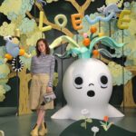Mayu Hotta Instagram - ・ 🌳CASA LOEWE Omotesando🌳 日本展開50周年を祝して、 京都の陶芸制作ユニット「スナ・フジタ」と LOEWEのコラボ商品ががたくさんありました。 可愛くて優しいタッチの世界観を ずっと見つめていたくなりました。 アイテムやお洋服はもちろんですが 店内の数多くのアート作品は、 美術館のようです。 皆様もぜひ足を運んでみてね🌼 #LOEWE #LOEWEOmotesando #ThanksLoewe