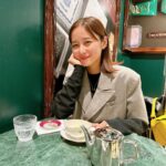 Mayu Hotta Instagram – ・
昨夜はドラマ『たとえあなたを忘れても』
ご視聴いただいた皆様ありがとうございました😌🌱
温かいお声をいただけてホッとしています。
配信も始まっておりますので視点を変えて
是非、何度でもご覧いただけたら幸いです。
・
神戸にいる間に絶対に行きたかった
OFFICINE UNIVERSELLE BULYさんのカフェに
行ってきました〜♪
店内がおしゃれでうっとり。
嬉しい休日を過ごせましたぁ☕️❤️