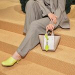 Mayu Hotta Instagram - ・ 伊勢丹新宿店で開催中の 「TOD’S ITALIAN GARDEN」に遊びに行ってきました🌴 2024年夏の最新コレクションがずらりと並ぶ会場は イタリアの庭園をイメージしたグリーンを基調とする 爽やかな空間でした。 夏に身につけたいアイテムが沢山あったなぁ🌞 イベント開催期間は4月23日までだそうです。 皆さんも遊びにいってみてね✨ @tods #Tods #TodsSS24 #トッズ