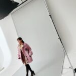 Mayu Hotta Instagram - ・ 本日発売のnon-no12月号 表紙を務めさせていただきました。 ガーリーだけどクラシカルさもある お衣装が可愛くてお気に入りです〰️🎀🌙 「if」シアターでは読者の皆様からの リクエストにお応えしたもしも私が〇〇だったら企画💭 いろんな姿に変身できてとっても楽しかったです！！ 皆様チェックしてね〜🤝 @nonno_magazine