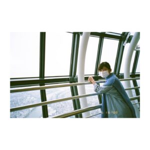 Mayu Matsuoka Instagram - 沙莉と久しぶりに休みが合って
1日デートをした幸せな日のこと☁️

スカイツリー初めてだったみたいで
天気悪くてごめんって言ったら
「え！雲の上にいるみたいだよ！☺️」

って

#かわいすぎか
#伊藤沙莉
#初スカイツリー
#日付だけは謎
#多分カメラの電源が切れた日なんだと思う
#15年ぶりに電気を通した気分はどうだいカメラちゃんよ