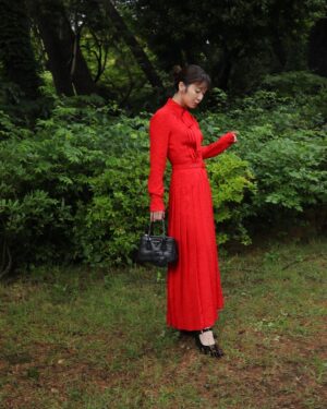Mayu Matsuoka Instagram - #PRADAMODE

あいにくの雨かな、と思ったら
緑がぐっと輝いて
素敵な時間を過ごしました