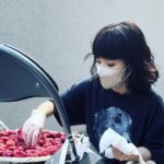 Mayu Matsuoka Instagram – 「初恋の悪魔」
日本テレビ系にて
第5話
本日22時から放送です。

#初恋の悪魔

#これはとても良く晴れた日のスタジオ
#あんまり晴れてるから今年の
#梅仕事
#持ってきて外で干させてもらいました

台風の状況が目まぐるしく変わりますね。
情報をチェックしてどうか安全に過ごされてください。