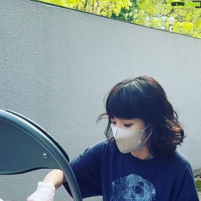 Mayu Matsuoka Instagram - 「初恋の悪魔」 日本テレビ系にて 第5話 本日22時から放送です。 #初恋の悪魔 #これはとても良く晴れた日のスタジオ #あんまり晴れてるから今年の #梅仕事 #持ってきて外で干させてもらいました 台風の状況が目まぐるしく変わりますね。 情報をチェックしてどうか安全に過ごされてください。