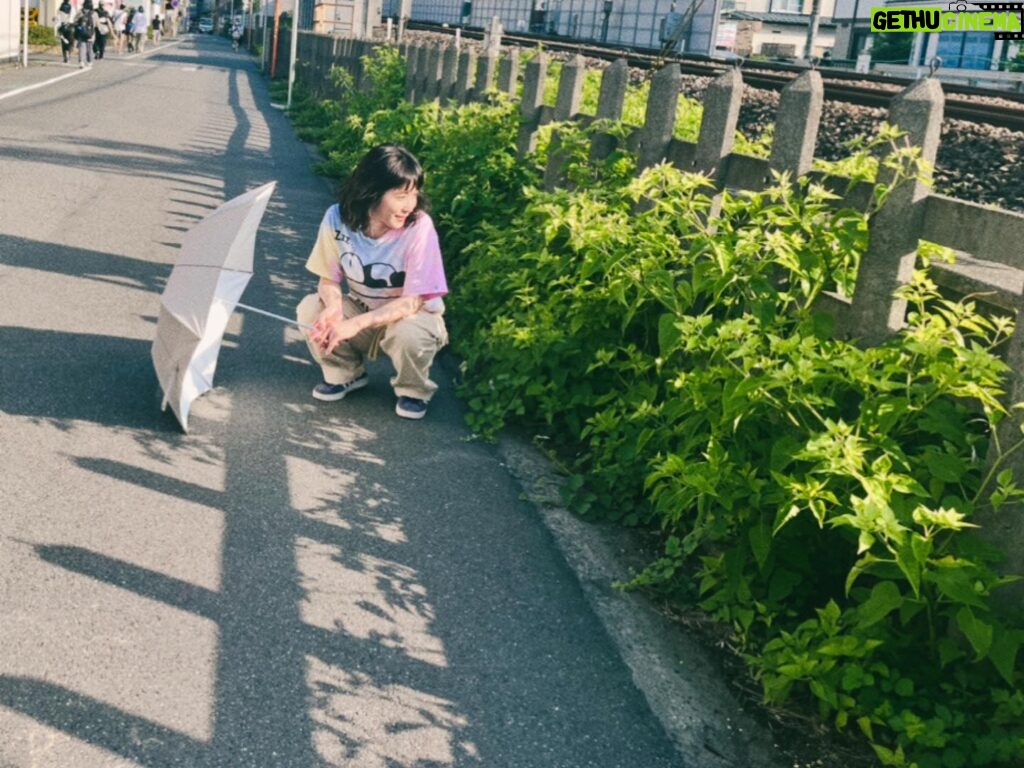 Mayu Matsuoka Instagram - 日本テレビ系にて 夜10時から 「初恋の悪魔」 第二話放送です🫶. #私の衣装の暑さランキングは #たぶん3位かな #1位は悠日さんかと #こまめな水分補給を