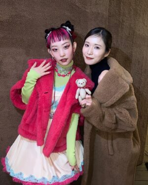 Mayu Matsuoka Instagram - テディベアコートの10周年をお祝い！

もこもこでハッピーな空間でした🐻♡

#MaxMaraTeddyTen
 #MaxMara
 #pr 

楽しかったー😊