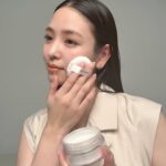 Mayuu Yokota Instagram – フェイスパウダーを探していたときに、コスメデコルテ　ルース パウダーをたくさんの方のお気に入りと紹介していて、ずっと気になっていたのですが！今回撮影で新商品を試して、ほんとに感動しました。仕上がりは勿論、時間が経ってからも綺麗なままで、プライベートでもスタメンになりました♡♡♡
みなさんもお気に入りが見つかるはず♡。∙♥
(写真は00をつけています)

#コスメデコルテ
#decorte
#コスメデコルテルースパウダー
#フェイスパウダー
#nonno
#PR