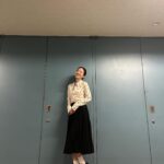 Mayuu Yokota Instagram - 今月もラヴィット！ありがとうございました❄️ そして昨日は代役MCあたたかく見守ってくださりありがとうございました🥹 MCの席はとっても緊張したけど、隣には心強い川島さんがいて、顔を上げれば木曜日を盛り上げてくれる皆さんのお顔がよく見えて、前回よりも楽しんで努めることができた気がします！ また次のラヴィット！も見逃さないでくださいね♡~
