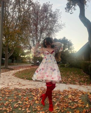 McKayla Maroney Instagram - We can leave the Christmas lights up till January