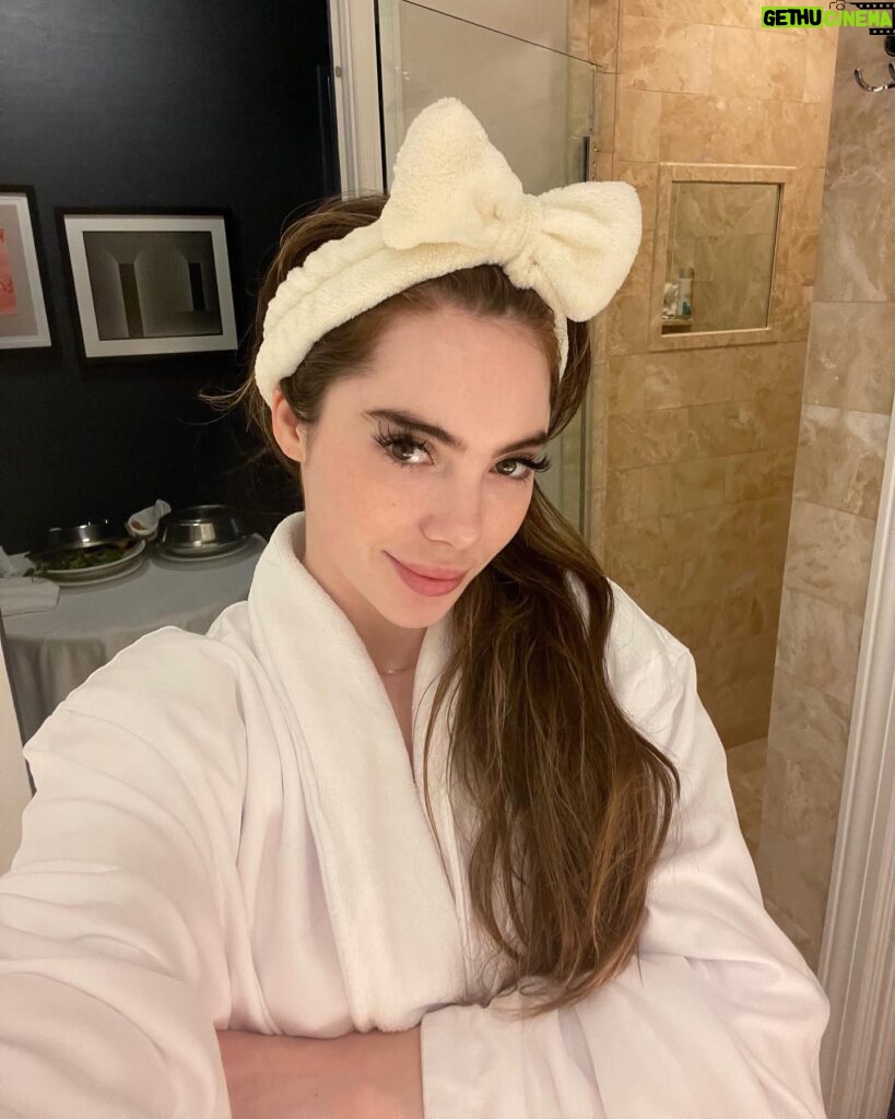McKayla Maroney Instagram - Airplane mode type of night lol but I’m curious.. What does self care mean to you? 🧖‍♀️🛁✈️🤍 For me it means turning down other peoples noise, and tuning into myself. That in itself is a skill I’ve been working on for a while. Sometimes I need to reflect, and talk to God, and sometimes I just need to laugh and dance around. Mental health is yours to refine and define!!! We’re approaching the holidays aka “The Season of Giving” but if you’re not feeling happy and full within yourself how do you expect to give fully and completely to others?!?!?! The joy of giving is in expecting nothing back!! When your heart is full it feels good to want nothing back but someone’s happiness. So if you’ve been feeling empty, or drained I encourage you to dive deeper into yourself. Turn down other people’s noise, and listen closely to your own. What do you need? A little self care goes a long way my dear friend, and you deserve nothing but the best. 😘💌 I hope this all made sense 🤣 Wishing you a heart full of joy this evening. Best, M ✨ #selflove #selfcare #selfcaresunday