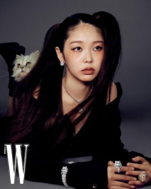 Meenoi Instagram - @wkorea 
🍵🫶🏼
@boucheron