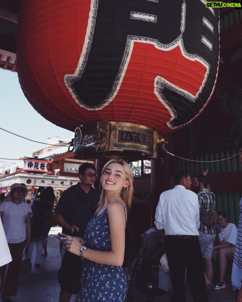 Meg Donnelly Instagram - 浅草♡ this is the happiest i’ve been. still can’t believe i’m actually here 〜