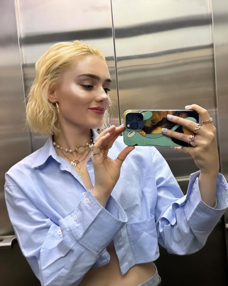 Meg Donnelly Instagram - i luv athessthorthies 😗