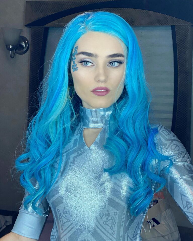 Meg Donnelly Instagram - beep 🛸 @disneyzombies 🛸