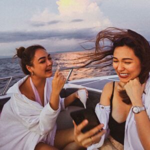 Meg Imperial Instagram - It’s a good feeling when you get along with the people you work with. #GoodwillBarkada