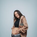 Meg Verschelle Instagram - NOUVELLE COLLECTION LOCKD DISPONIBLE à 21h 🔥 Petit shooting avec la team pour fêter ça 🥰 N’hésitez pas à vous faire plaisir 🛒 @lockd_clothing ➡️ https://lockdshop.com ou lien en bio