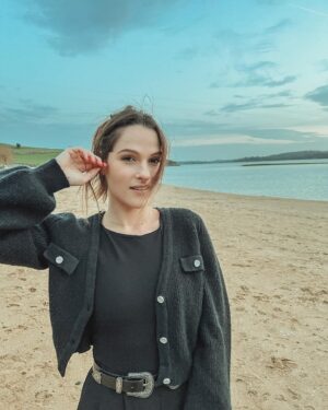 Meg Verschelle Instagram - L’année commence bien 💎😍🥺