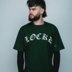 Meg Verschelle Instagram - NOUVELLE COLLECTION LOCKD DISPONIBLE à 21h 🔥 Petit shooting avec la team pour fêter ça 🥰 N’hésitez pas à vous faire plaisir 🛒 @lockd_clothing ➡️ https://lockdshop.com ou lien en bio