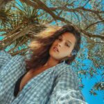 Meg Verschelle Instagram - « Ton père c’est un voleur, il a prit des étoiles dans le ciel pour les mettre dans tes yeux » 🥏
