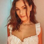 Meg Verschelle Instagram - 🤎