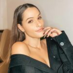 Meg Verschelle Instagram - C’est toi le sud qui réchauffe mon coeur ⭐️💛