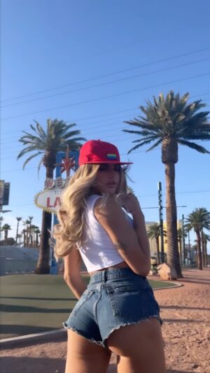 Megan Barton Hanson Instagram - Missing 🇺🇸