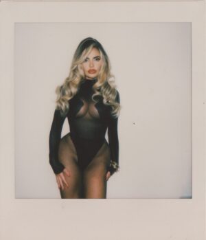 Megan Barton Hanson Instagram - Take a picture it will last longer… 📸 

Captured by the legend @stevetakespictures 
Hair @ashleycockrellhair 
Makeup @juliaedwardsmakeup
