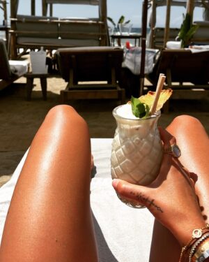 Megan Barton Hanson Instagram - A cute beach day 🏝️👙🌊☀️🐚
