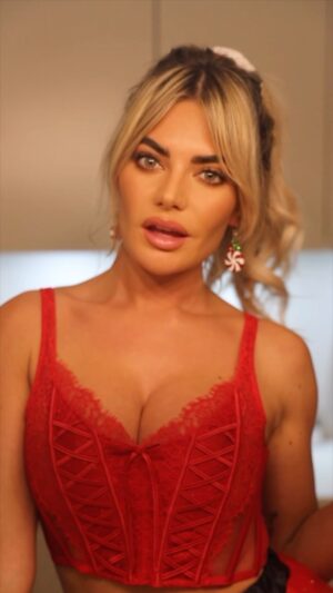 Megan Barton Hanson Instagram - You aren’t ready ❌  my Christmas treat to you … tomorrow 9am 🎄🤶