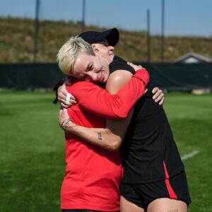 Megan Rapinoe Instagram - Pinoe’s final training 💙❤️