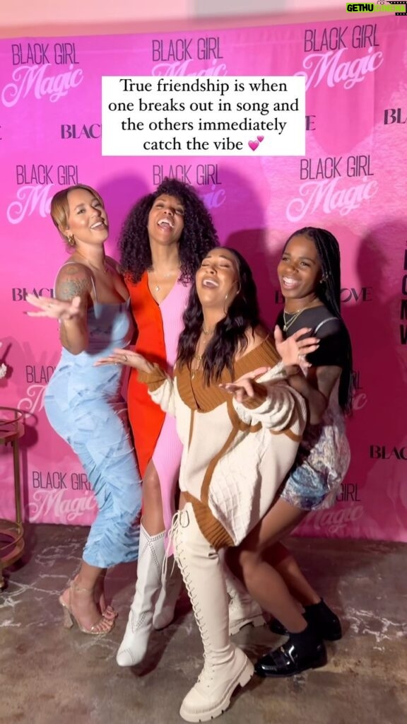 Melanie Fiona Instagram - And that’s on Black Girl Magic 💕🪄 The mamas had a blast last night at @blacklove’s Black Girl Magic event! Tag your girls in the comments if they’re the type to break out in song with you🫶🏾 So much love to @blackgirlmagicwines @mcbridesisters #themamasden #blackgirlmagicday