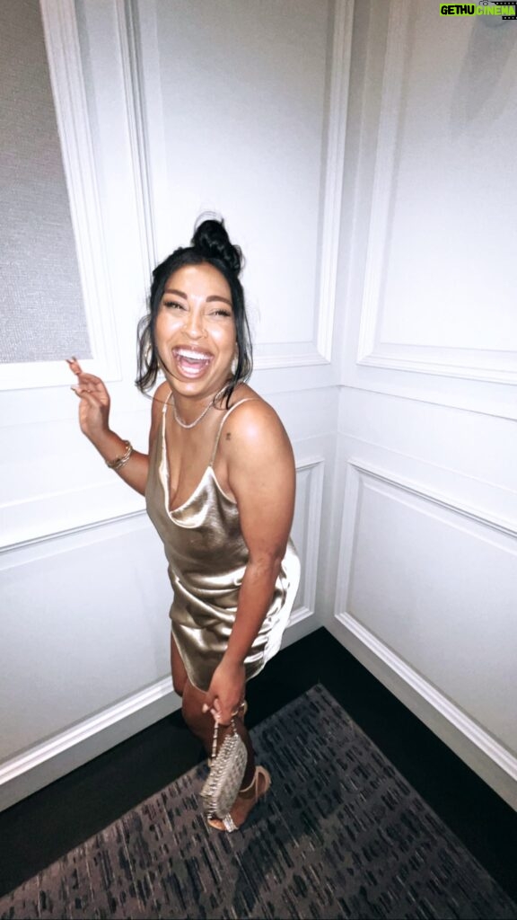 Melanie Fiona Instagram - “This time I’m really going off… FIREWORKS.” 🎆🎇🎆 This moonchild completed another revolution around the sun. And life just keeps getting better and brighter. Thank you for all the birthday love. 🎈♋️🎇💜 #4thofjuly #birthdaygirl #birthdayreels