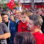 Melek Baykal Instagram - Can çocuk♥️🇹🇷 Seni yetiştiren anne baba vaar olsunlar♥️👏önlerinde saygıyla eğiliyorum👏♥️🇹🇷 And içmişiz dönmeyiz andımızdan #andımızgeleceğimizdir #andımızvar